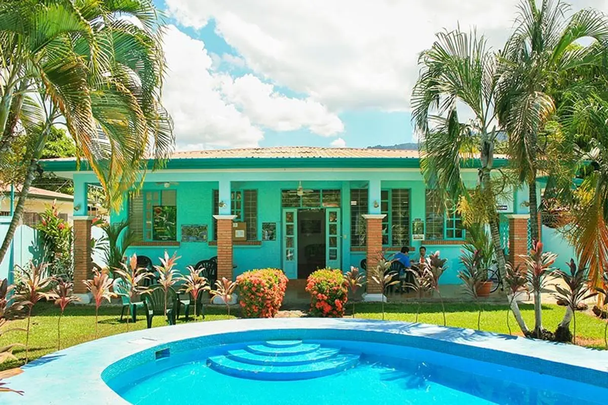 Academia Tica Spanish School Jacó — Escuela de español en Playa Jacó, Costa Rica