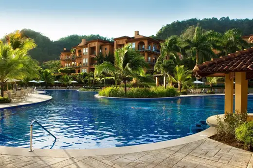 Stay in Costa Rica — Hotel en Playa Herradura, Costa Rica