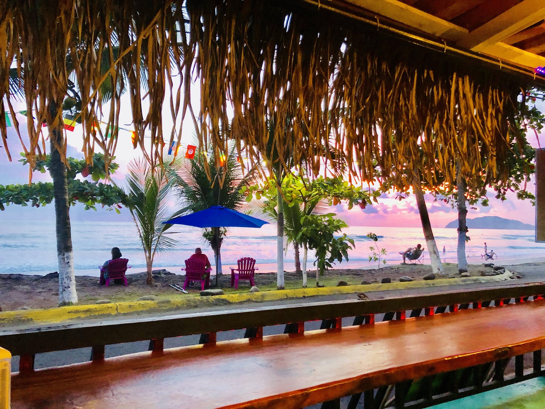 Aloha Beachfront Hotel & Grill — Restaurante