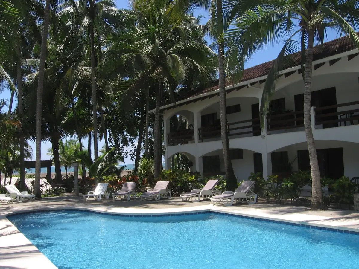 Hotel Pochote Grande — Hotel en Playa Jacó, Costa Rica