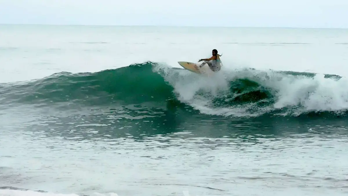 Take A Wave CR — Escuela de surf en Playa Jacó, Costa Rica