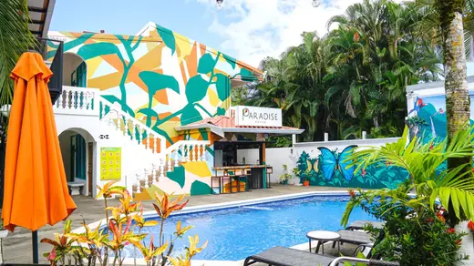 Bird of Paradise Hotel — Hotel en Playa Jacó, Costa Rica