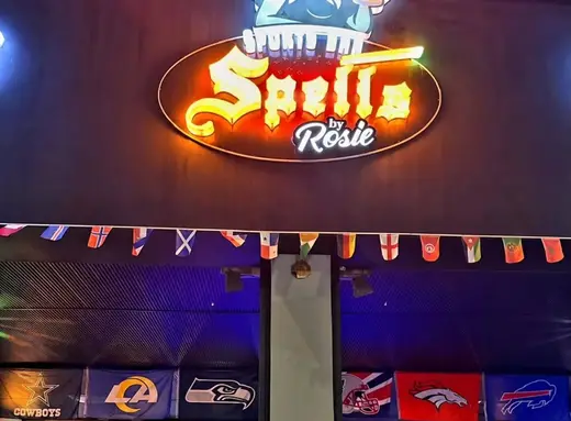 Spells Sport Bar by Rosie — Bar en Playa Jacó, Costa Rica