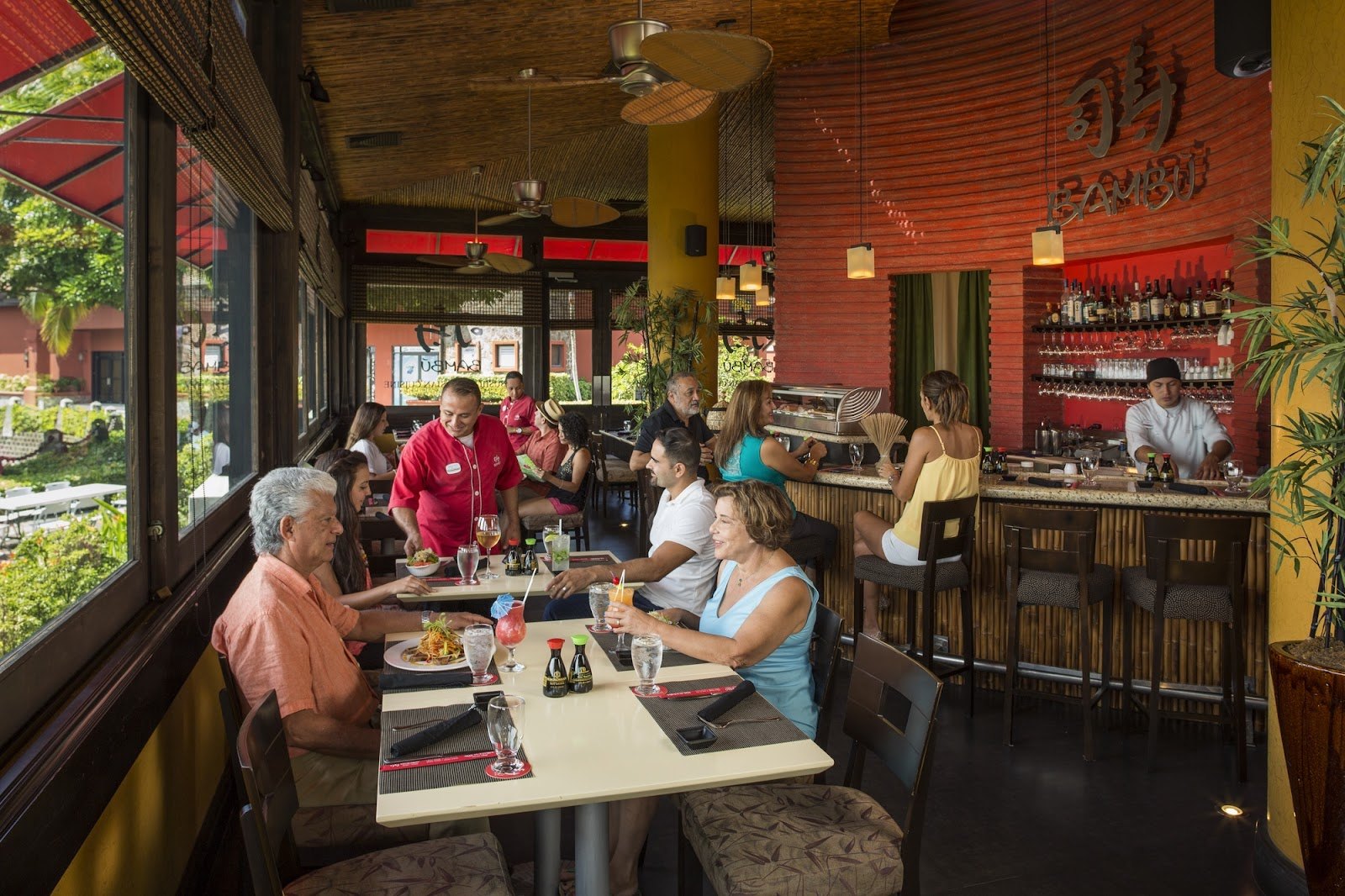 Bambú Sushi & Asian Cuisine — Restaurante