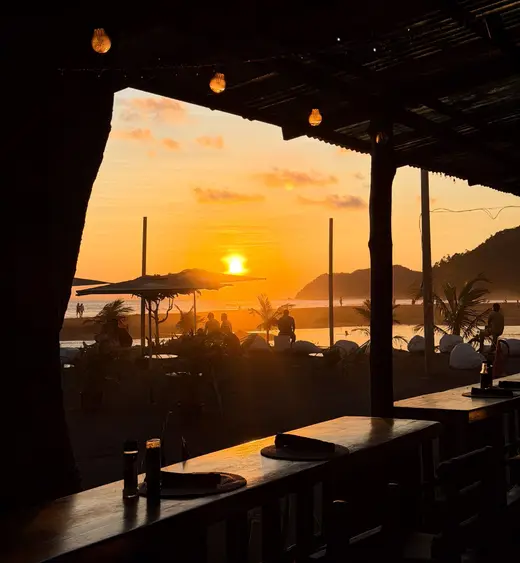 Restaurante Malecón — Restaurante de mariscos en Playa Jacó, Costa Rica