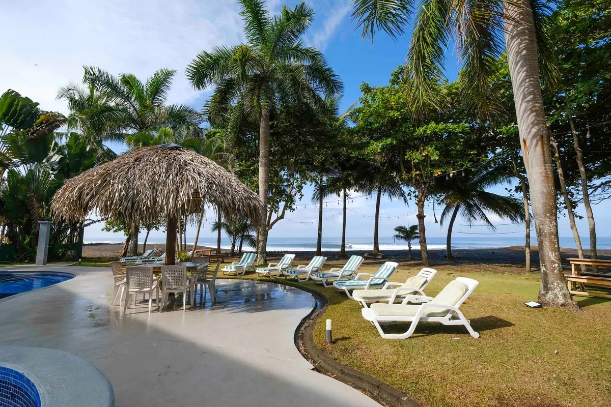 Hermosa Beach House — Hotel en Playa Hermosa, Costa Rica
