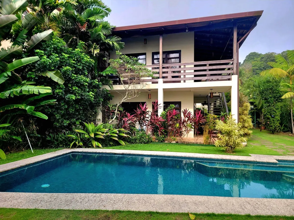 Tortuga HBH — Hotel en Playa Hermosa, Costa Rica