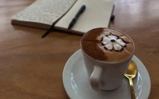 Mamás Beachside Coffee — Cafetería en Playa Jacó, Costa Rica