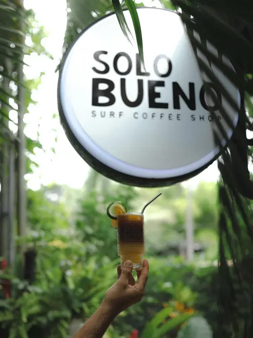 Solo Bueno Surf Coffee Shop — Cafetería en Playa Hermosa, Costa Rica