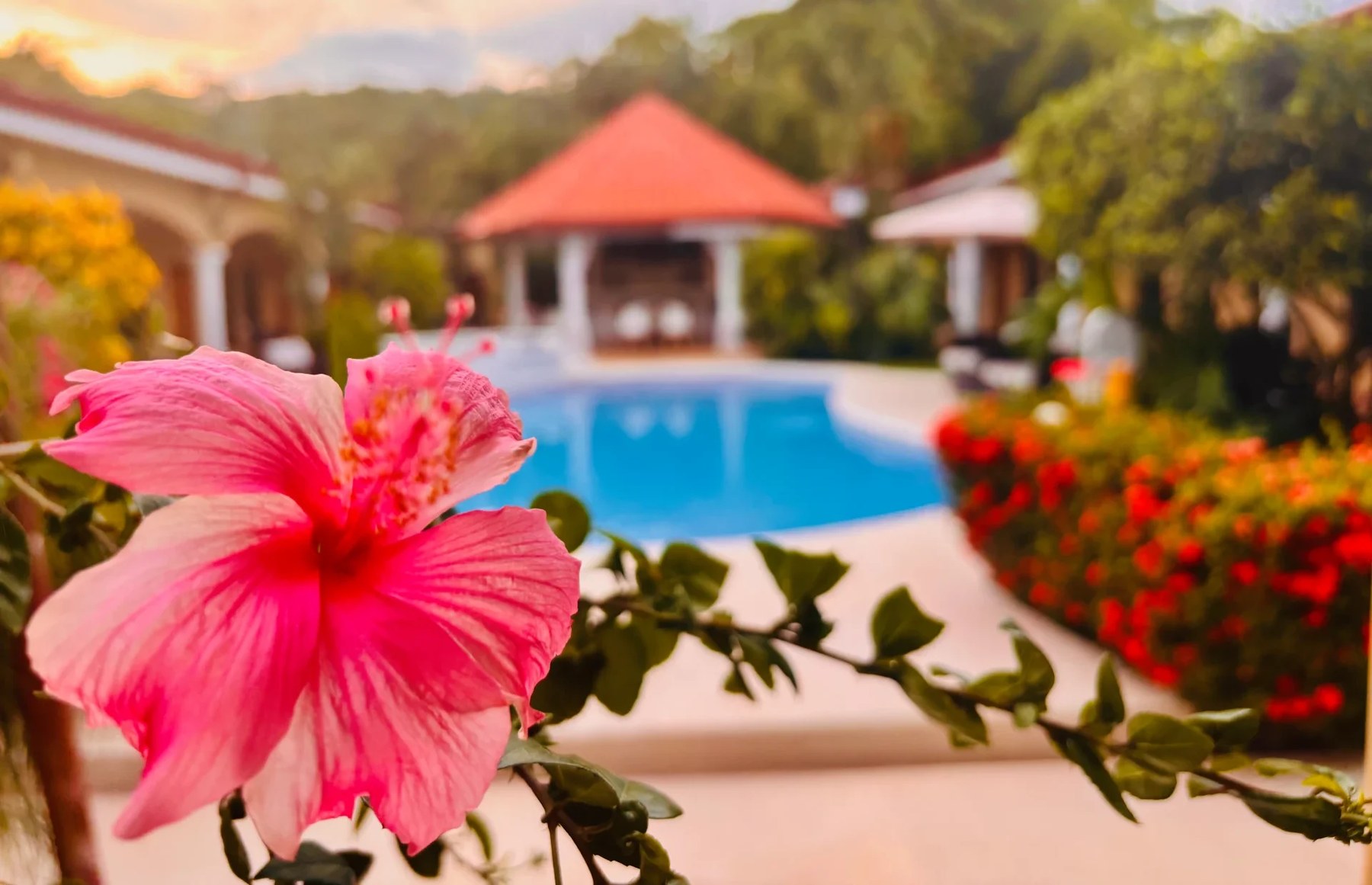 Las Brisas Resort & Villas — Hotel