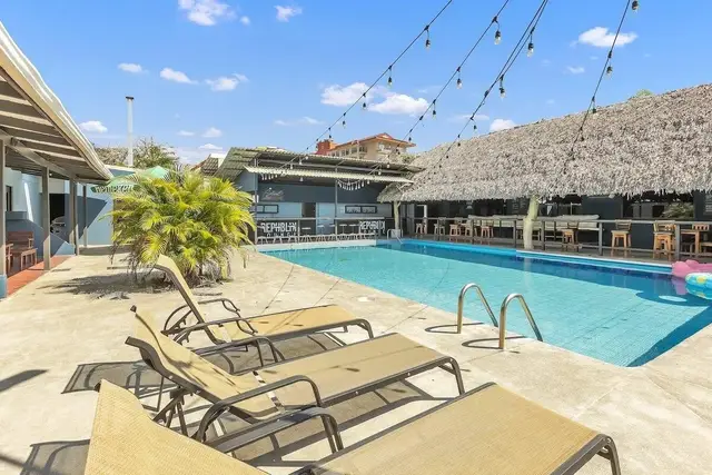 Republik Hotel & Bistro