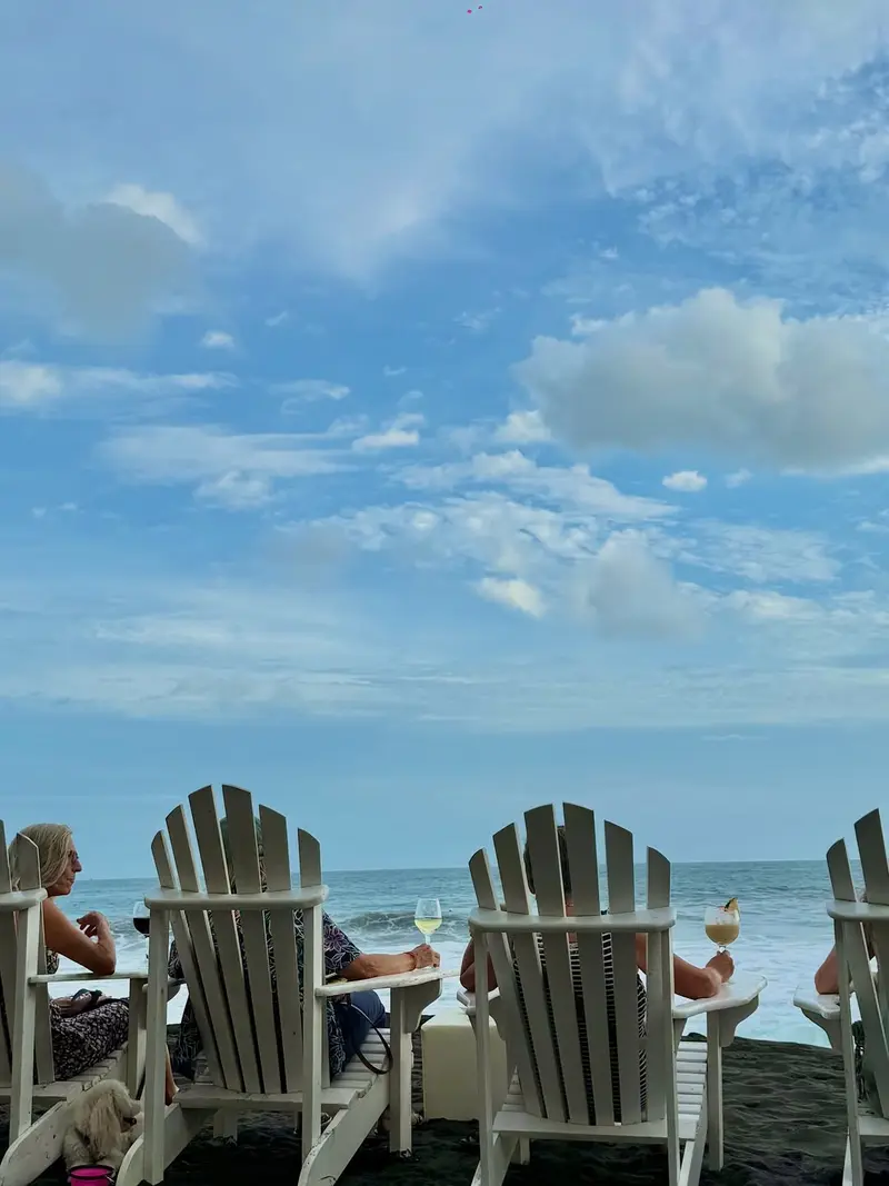 Beachfront chairs at Vida Hermosa, facing straight out to the ocean